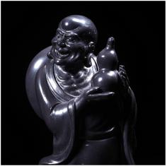 紫袍玉石 摆件《报喜罗汉》 巧色运用极佳 雕工精细 难得收藏品