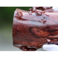 【海黄仿梅桩笔筒】  