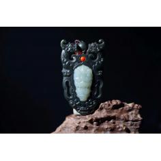 新出和田玉精品，兽面锁，玉质温润，细度一级，寓意守护