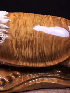 荣归  极品 ，小叶金丝楠，水波纹清晰，全立体镂空设计，全手工雕琢，格局布置大方得体，作为收藏者镇馆之宝，必能得到庇佑 