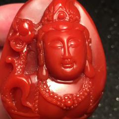 极品南红观音，锦红色观音大士，高浮雕，饱满大气，这样的料子在市场上都见不到了，更何况还有这么漂亮的雕工，尺寸47.37.26，58克