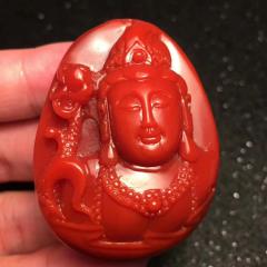 极品南红观音，锦红色观音大士，高浮雕，饱满大气，这样的料子在市场上都见不到了，更何况还有这么漂亮的雕工，尺寸47.37.26，58克