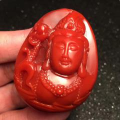 极品南红观音，锦红色观音大士，高浮雕，饱满大气，这样的料子在市场上都见不到了，更何况还有这么漂亮的雕工，尺寸47.37.26，58克