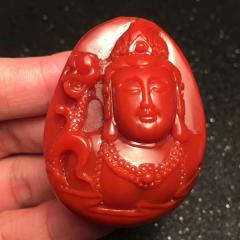 极品南红观音，锦红色观音大士，高浮雕，饱满大气，这样的料子在市场上都见不到了，更何况还有这么漂亮的雕工，尺寸47.37.26，58克