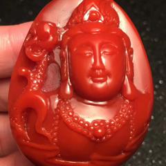 极品南红观音，锦红色观音大士，高浮雕，饱满大气，这样的料子在市场上都见不到了，更何况还有这么漂亮的雕工，尺寸47.37.26，58克