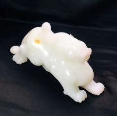 馆藏级传世作品！和田羊脂玉籽料大料精雕！大貔貅！上古神兽！霸气威武！你的收藏柜里肯定缺少这么一件镇宅的重器！一块大油膏料，价格超值特惠！克重476克！
