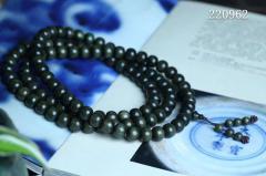 手串 纯正印度老山檀香阴沉，秒沉水，老型珠原料油性十足、密度极高，因此埋藏土里千年不腐，乃檀香界的钻石！