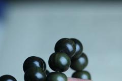 手串 纯正印度老山檀香阴沉，秒沉水，老型珠原料油性十足、密度极高，因此埋藏土里千年不腐，乃檀香界的钻石！