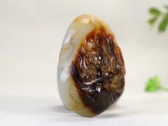 【籽.钟馗纳福】新疆和田籽料钟馗挂件 玉质温润 油性十足 皮色老熟 毛孔清晰 精雕钟馗，豹头环眼，铁面虬鬓，相貌奇异，神态威严，钟魁伴于身畔，也会给您带来平安，驱邪送福