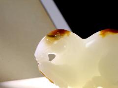 【马到成功】精品和田玉白玉马挂件 玉质温润细腻 油性十足 精工雕琢 骏马神韵非凡，雕刻细致生动。雕工线条简约干练，刻画逼真、骏马神气俊朗，大气非凡。寓意马到成功