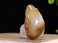 【竹韵】精品和田玉糖白玉竹笋 甲虫挂件 玉质温润细腻 油性十足 精工雕琢竹笋，竹品德高尚，生而有节，象征气节正直、不屈不俗。胸有成竹，步步高升。重96克 ，看火山视频。