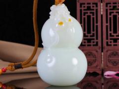 【羊脂玉.福禄】收藏级！羊脂玉葫芦 手把件  玉质细腻温润 油性十足 造型饱满 寓意子孙万代，望子成龙，吉祥如意。葫芦通“福禄”，祈福平安，福禄齐康，静心洗凡尘。传统文化中最原始的吉祥物之一，艺术感绝佳，玩心至宝，意趣十足！ 重359克 ，