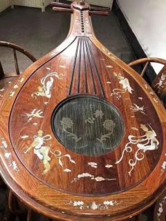 精品黄花梨琵琶茶桌 细节到位长173厘米，宽83厘米,高72厘,椅子长45厘米，宽45厘米,前高40厘米,后背高地103厘米，宝珍售
