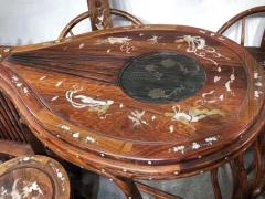 精品黄花梨琵琶茶桌 细节到位长173厘米，宽83厘米,高72厘,椅子长45厘米，宽45厘米,前高40厘米,后背高地103厘米，宝珍售