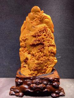 北部田黄石雕 尺寸：22-35-13 厘米重19 斤 精品，天然润色，喜气洋洋，质地上乘，雕工精美，包浆醇厚，收藏价值极高。
