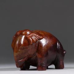 旧藏 和田玉大象。 规格：高7cm 宽10.2cm 重681.5g 老和田玉料，整体受沁深邃，质地坚韧缜密，滋润饱满、油脂突出，圆雕传统，大象雕饰传神，寓意太平有象，线条流畅，视觉漂亮，极具价值高。