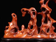 晚清 黄杨木镂空山子香薰。 规格：高12cm 长19cm 重338.5g。珍贵黄杨木材质，镂空透雕奇石山子形状，可做文房笔架，形制优雅古朴、包浆浑厚细腻，文房收藏佳品。