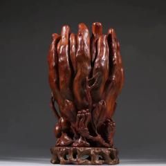 晚清 竹雕「三多」佛手摆件。 规格：高24.5cm 宽14.5cm 重555g 此藏品整竹雕，雕工精湛，尽显竹雕之美，皮壳醇润，裹浆自然，收藏、赏玩佳品。