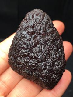 【黑加仑】纯天然黑荔枝纹原石，大皮纹，精致又大气！23.32克，秒杀2880 / 套。