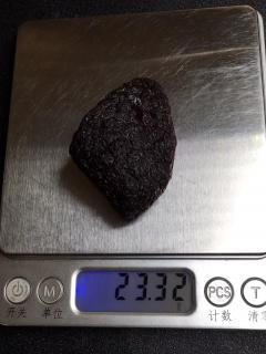 【黑加仑】纯天然黑荔枝纹原石，大皮纹，精致又大气！23.32克，秒杀2880 / 套。