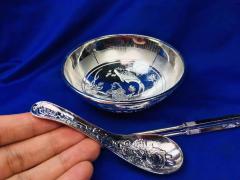 【每天一道特色菜】含s999纯银三件套，碗，筷子，勺子，还送一个高档大礼盒，送人自留都有范儿，今天限量12套，价格99，养生就是它～市场价都要到3000➕了 送礼就要送健康 那就选它保证不出错