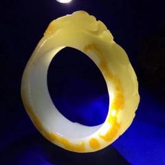 顶级老料子红油皮俏色巧雕手镯套装，圈口59价格8000