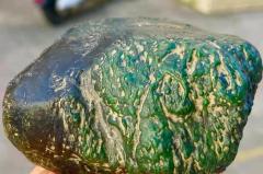 0525-11 莫湾基冰阳绿色全赌料，460克，敞口正 色蟒分布 打灯冰阳绿 色正色阳 赌冰阳绿色成品 值得收藏 买到赚到 尺寸：8-7-4cm